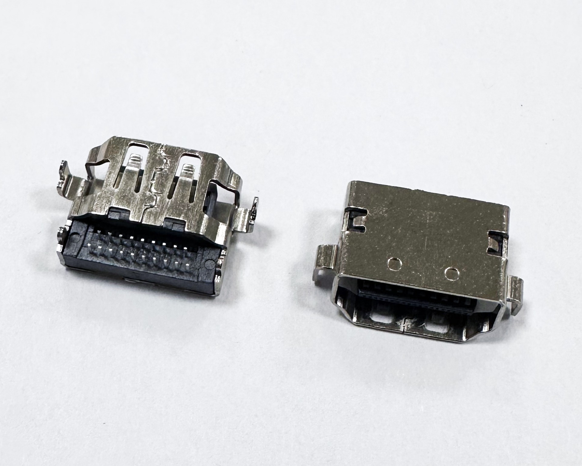 HDMI® A TYPE; 正沉1.95；斜口； 板上3.6母；不锈钢外壳  XKD-001T1.95-19P-A